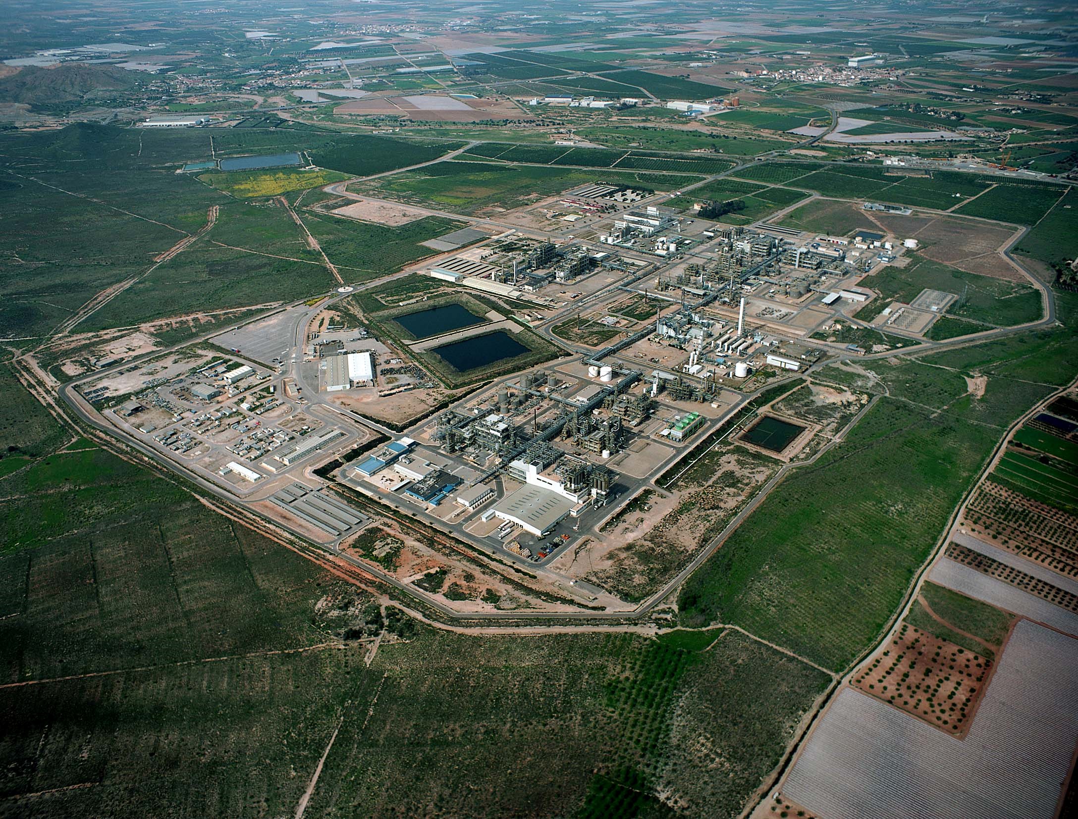 沙特基础工业公司（SABIC）位于西班牙卡塔赫纳的聚碳酸酯工厂.jpg